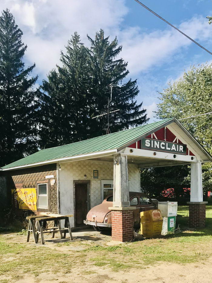 Watertown - Classic Sinclair Gas Station In Watertown 2019 (newer photo)